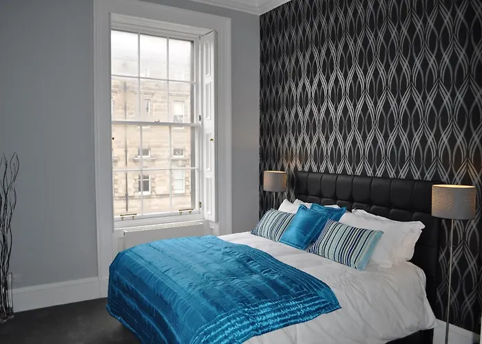 Parliament Sq Apt 12 Royal Mile
