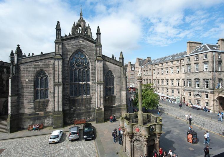 Parliament Sq 12 Royal Mile * Edimburgo